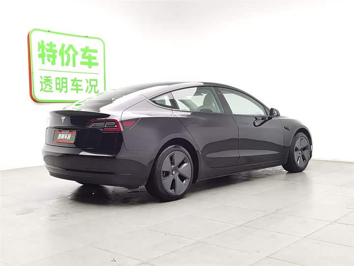 Фото 2 - Tesla Model 3