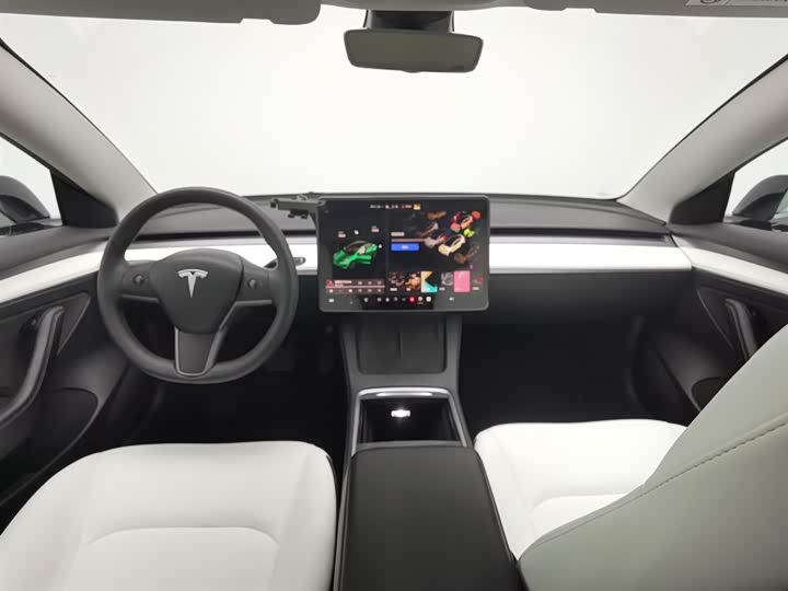 Фото 5 - Tesla Model 3