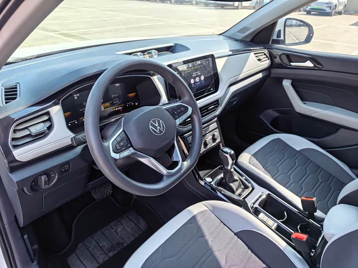 Фото 7 - Volkswagen Tharu