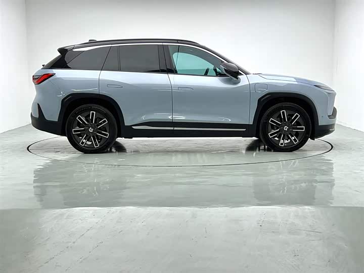 Фото 8 - Nio ES6