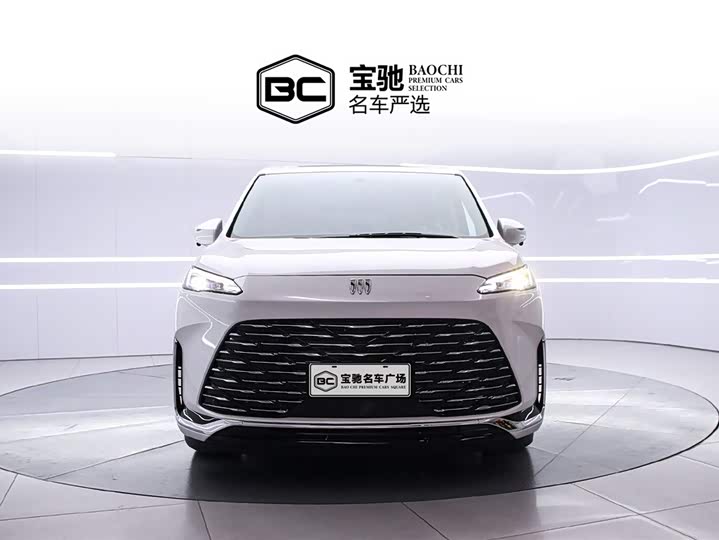 Фото 2 - Buick GL8 ES