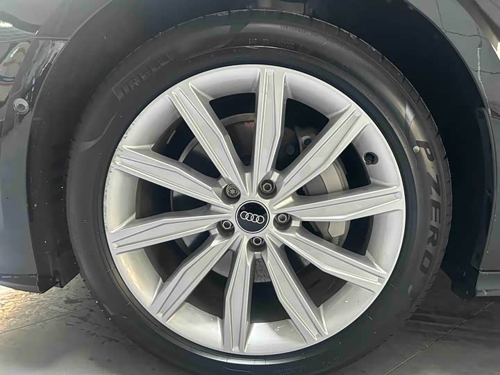 Фото 3 - Audi A6L