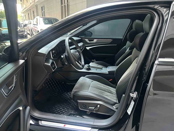 Фото 4 - Audi A6L