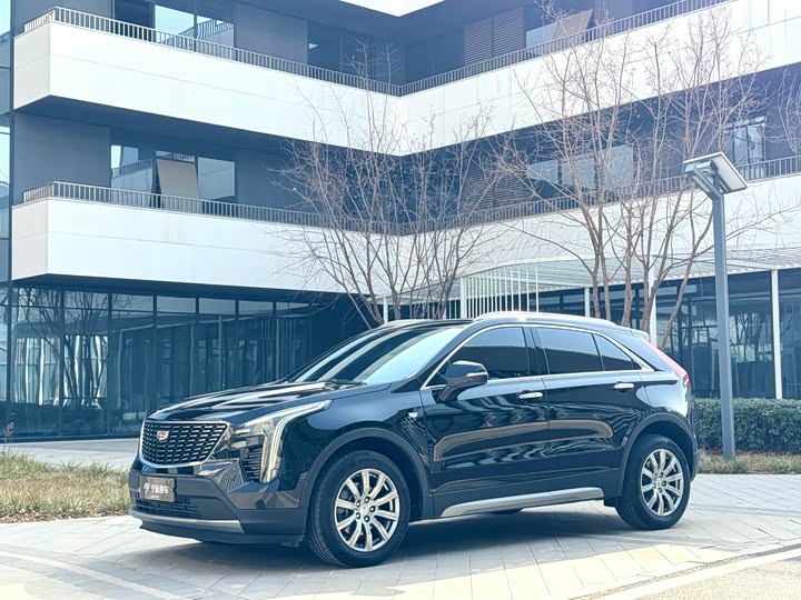 Фото 1 - Cadillac XT4