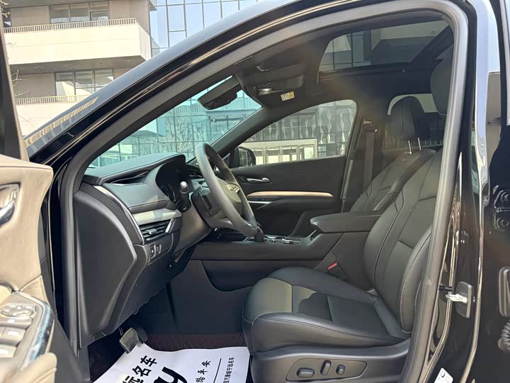 Фото 5 - Cadillac XT4