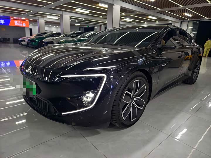 Фото 1 - Avatr 12