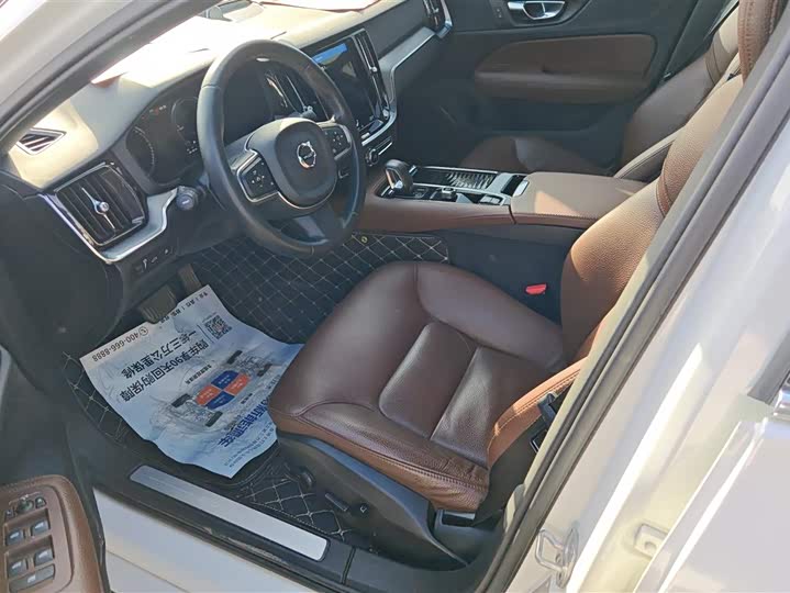 Фото 9 - Volvo S60 Hybrid