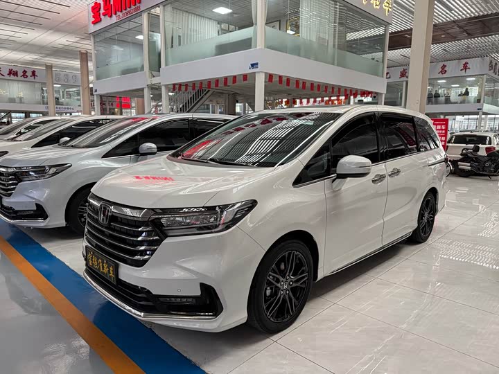 Фото 3 - Honda Odyssey