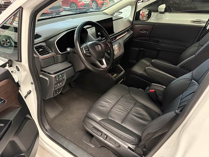 Фото 4 - Honda Odyssey