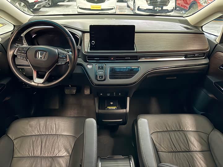 Фото 5 - Honda Odyssey