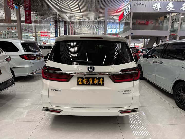 Фото 8 - Honda Odyssey