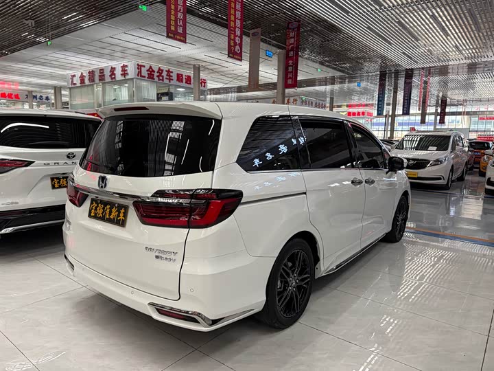 Фото 9 - Honda Odyssey