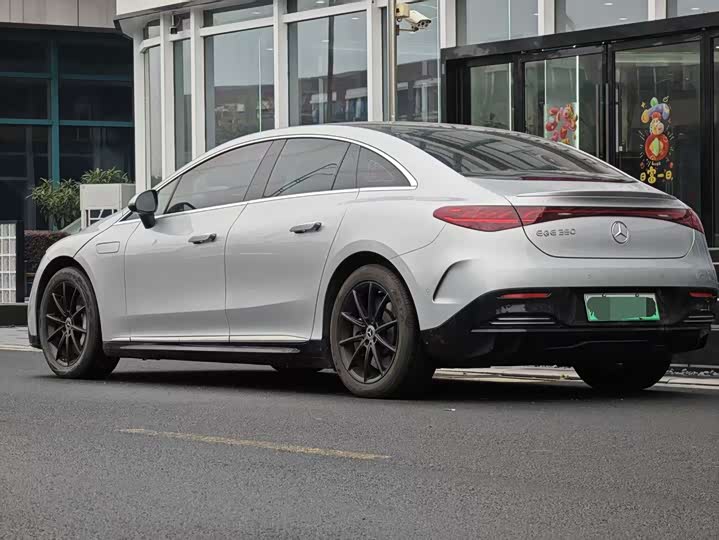 Фото 7 - Mercedes-Benz EQE