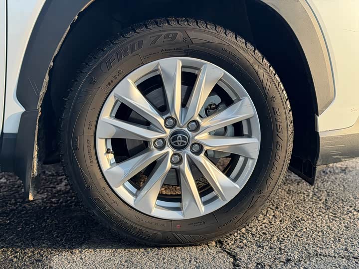 Фото 8 - Toyota Corolla Cross