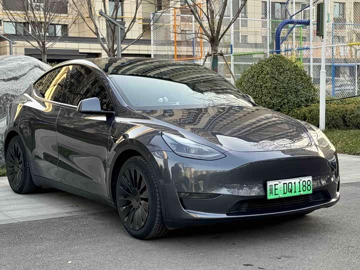 Фото 3 - Tesla Model Y