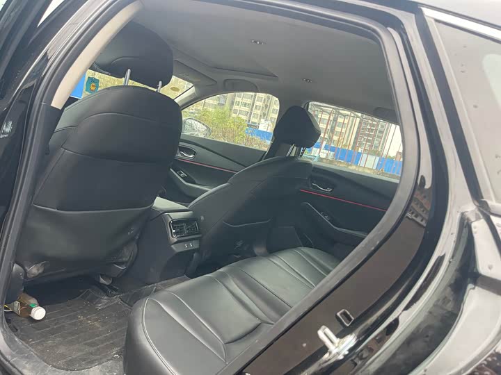 Фото 7 - Honda Accord