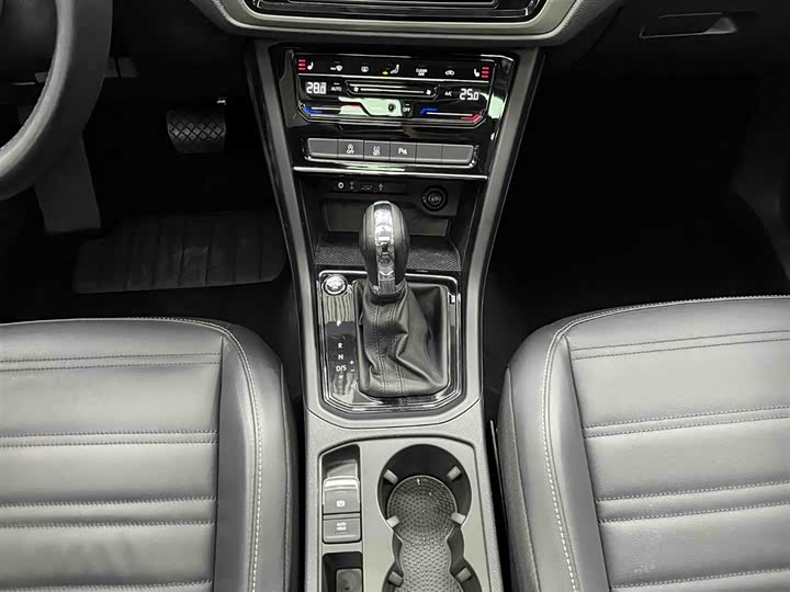 Фото 5 - Volkswagen Touran L