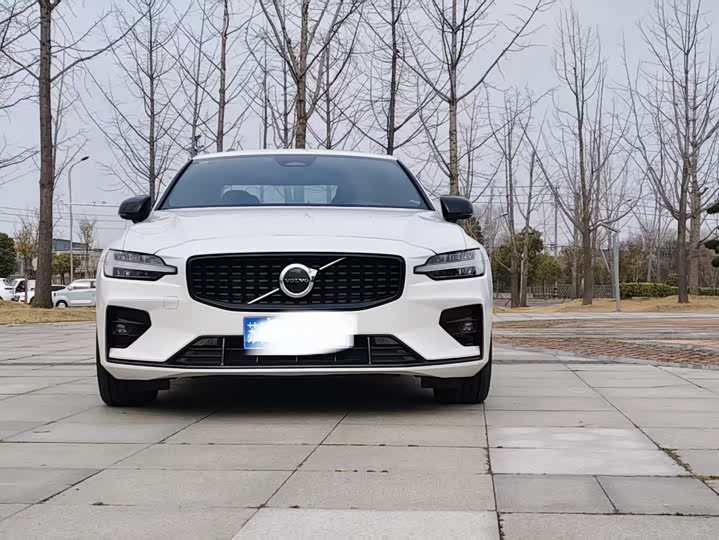 Фото 2 - Volvo S60