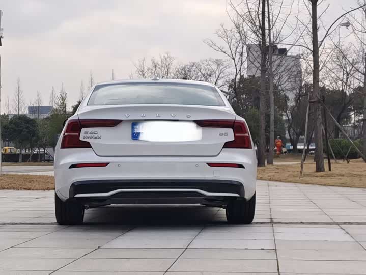 Фото 5 - Volvo S60