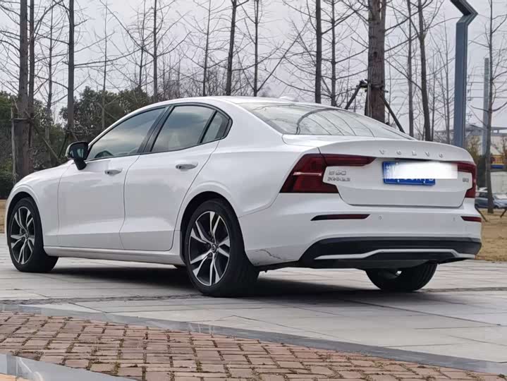 Фото 6 - Volvo S60