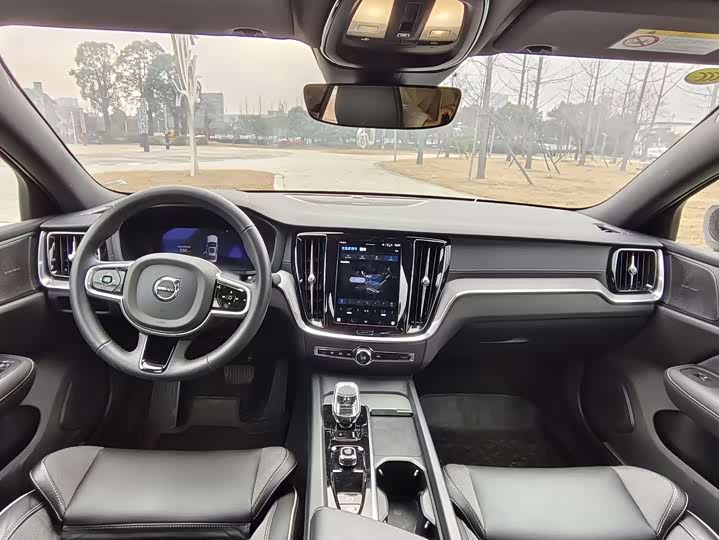 Фото 9 - Volvo S60