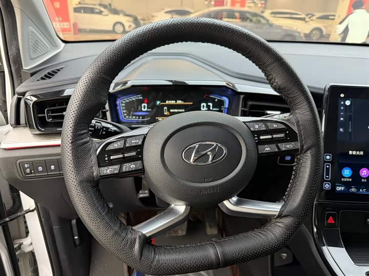 Фото 7 - Hyundai Custo