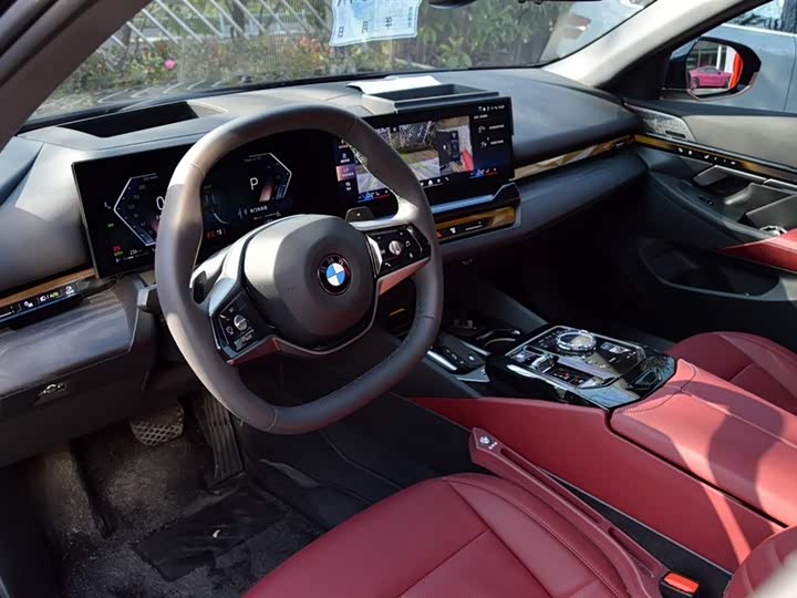 Фото 9 - BMW 5 Series