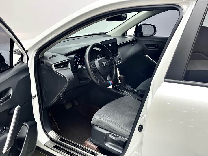 Фото 9 - Toyota Corolla Cross