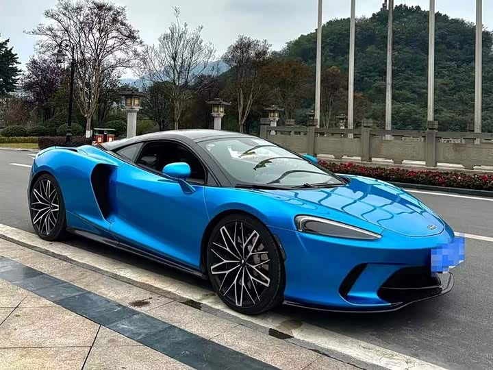 Фото 3 - McLaren GT