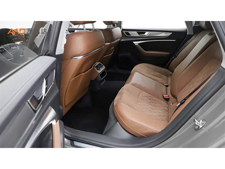 Фото 7 - Audi A7L