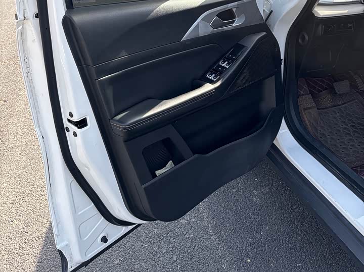 Фото 8 - Geely Geometry E Firefly