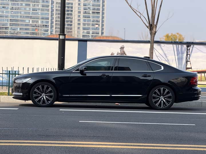 Photo 7 - Volvo S90