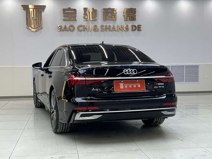 Фото 5 - Audi A6L