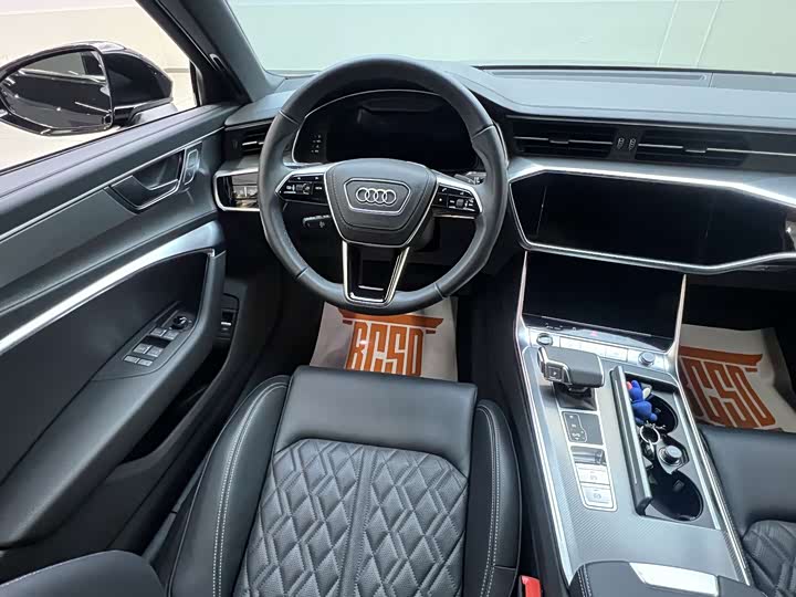 Фото 8 - Audi A6L