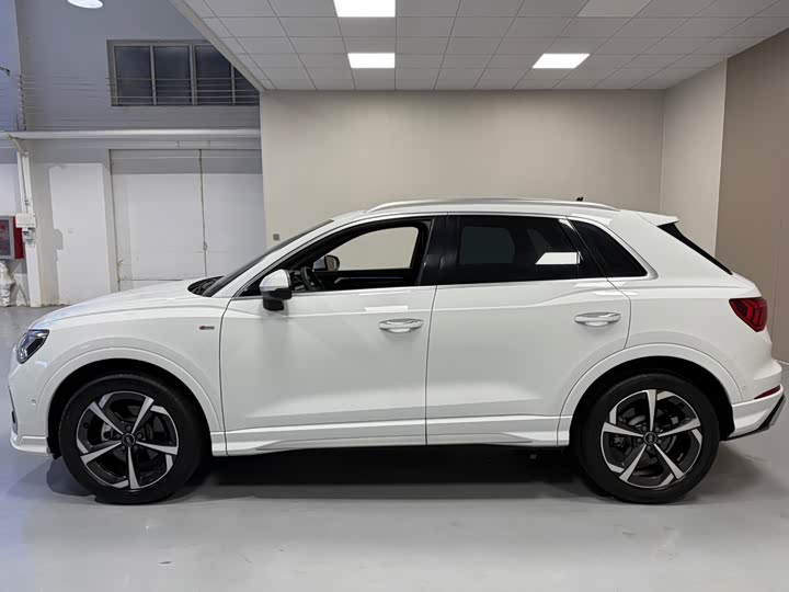 Фото 7 - Audi Q3
