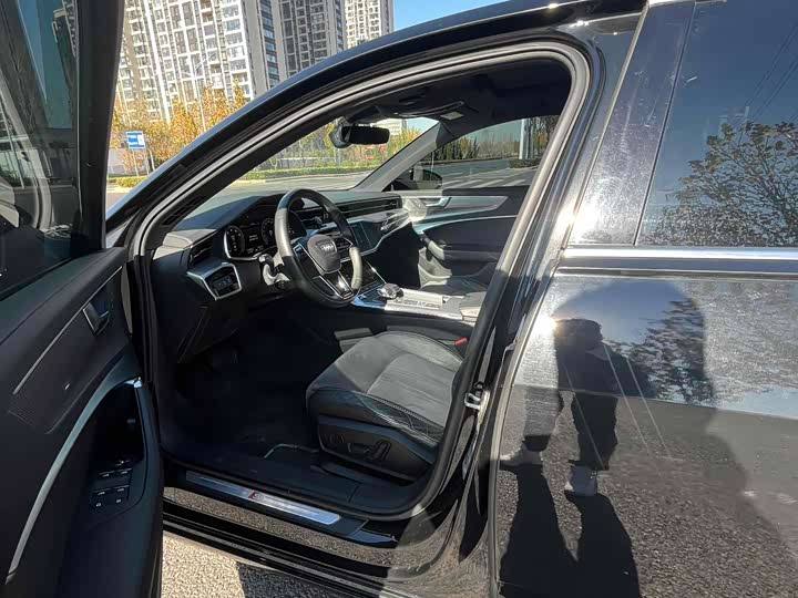 Фото 6 - Audi A6L