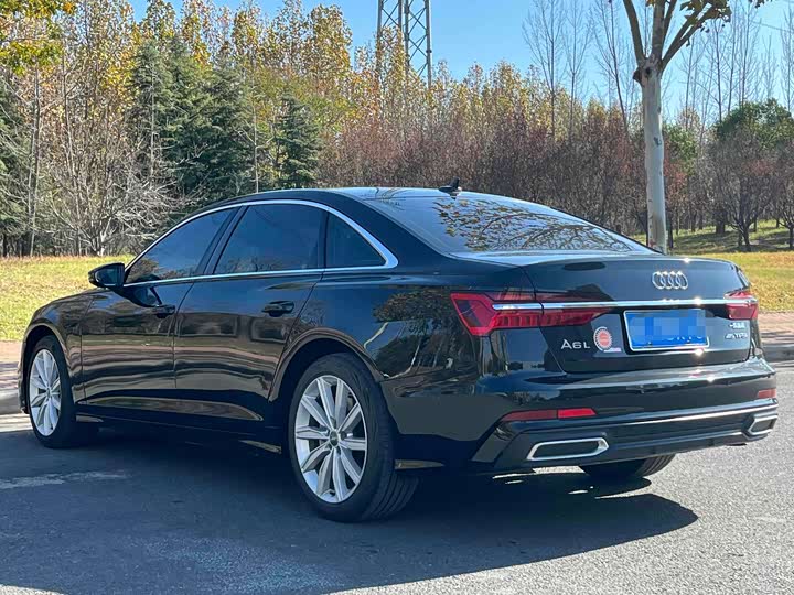 Фото 9 - Audi A6L