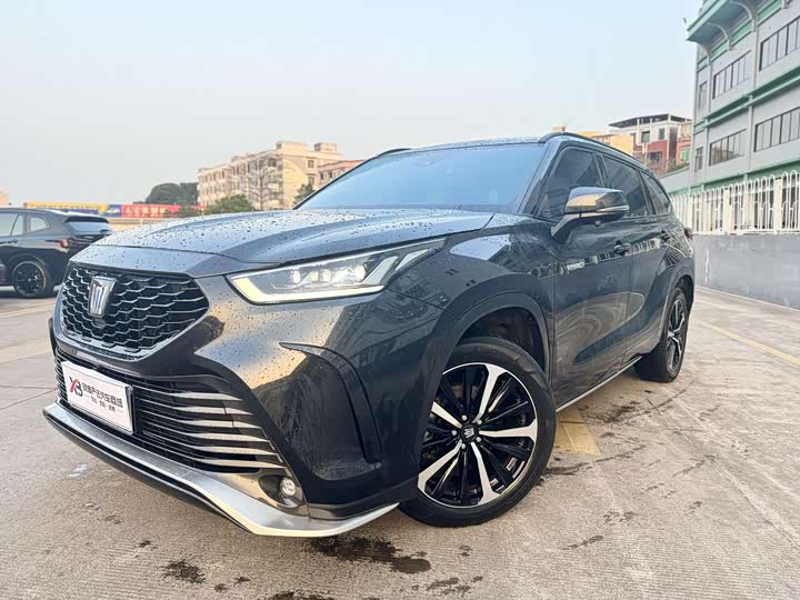 Фото 1 - Toyota Crown Kluger