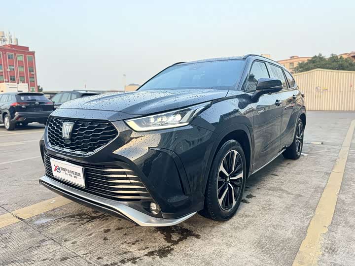 Фото 4 - Toyota Crown Kluger