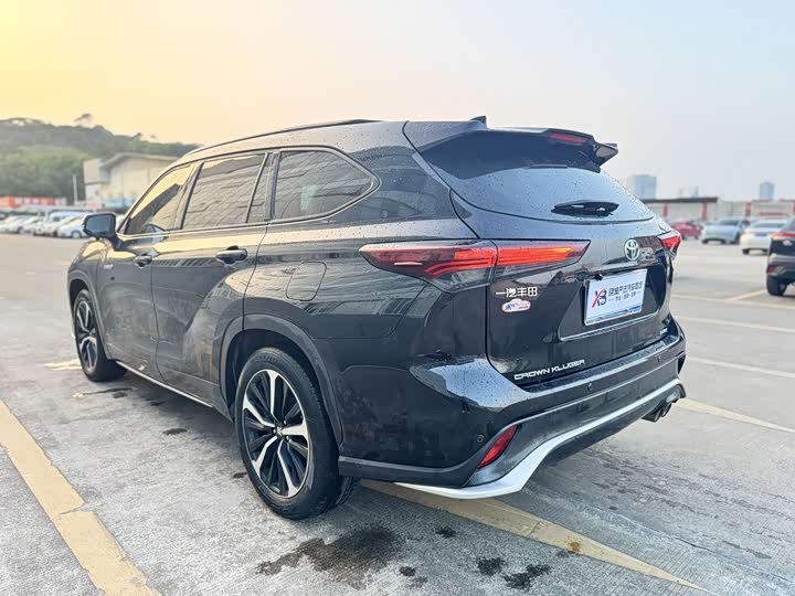 Фото 5 - Toyota Crown Kluger