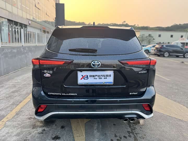 Фото 6 - Toyota Crown Kluger