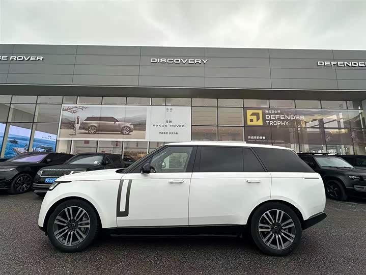 Photo 7 - Land Rover Range Rover