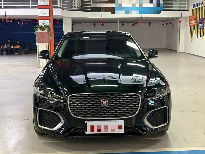 Photo 2 - Jaguar XF L