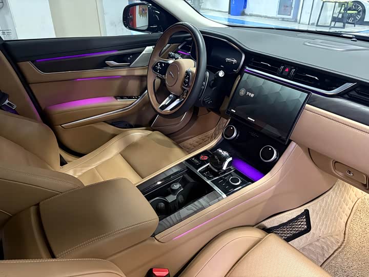 Photo 4 - Jaguar XF L