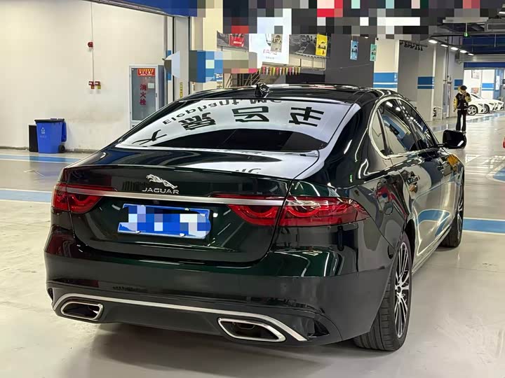 Photo 7 - Jaguar XF L