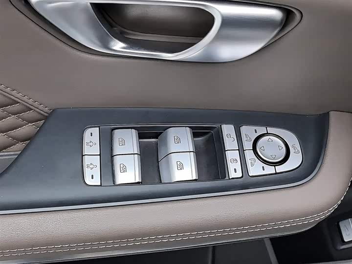 Фото 9 - BYD Han