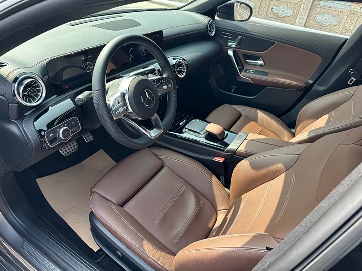 Фото 4 - Mercedes-Benz CLA-Class