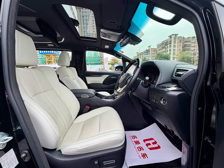 Фото 8 - Lexus LM