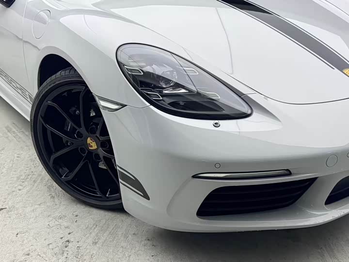 Фото 2 - Porsche 718