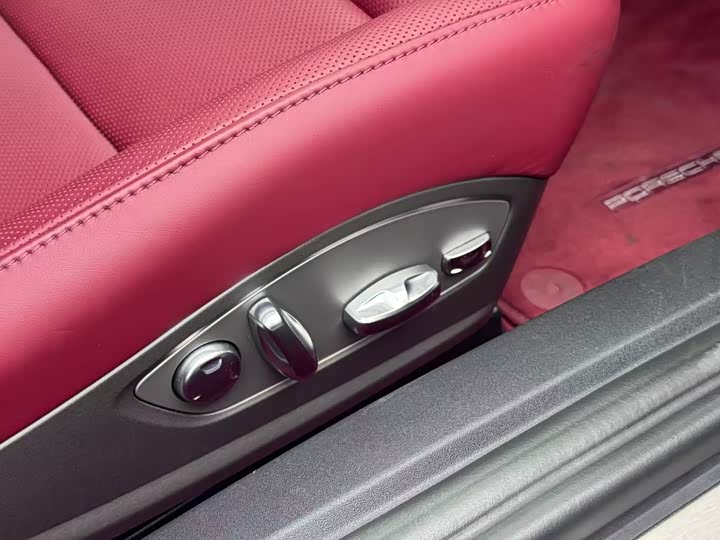 Фото 4 - Porsche 718